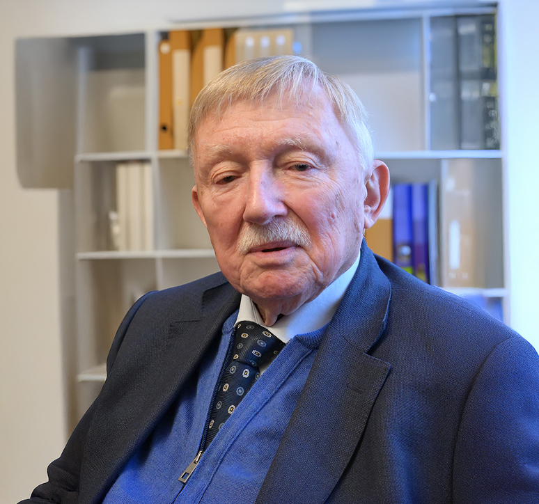 Erich Thönnes, Verwaltungsratsmitglied der AVED-IHK und Generalsekretär Kabelwerk Eupen